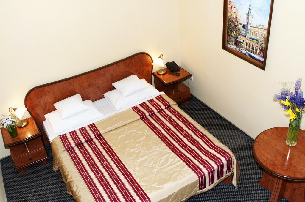 Wien Hotel Lviv Ngoại thất bức ảnh