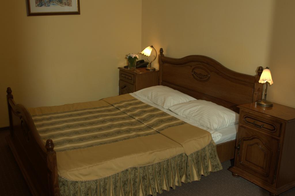 Wien Hotel Lviv Ngoại thất bức ảnh